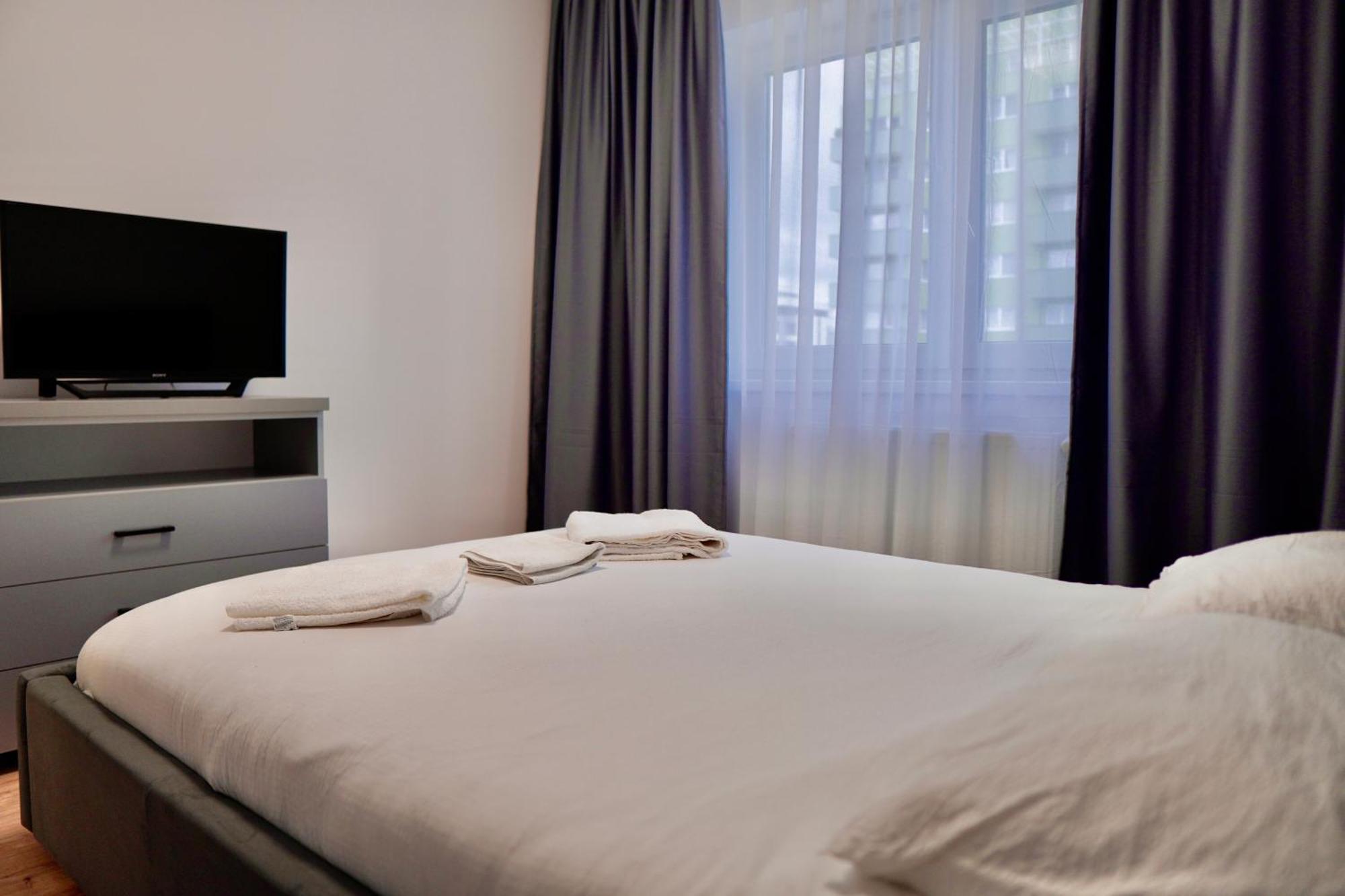 Coresi Topcity 2Camere Apartment Braşov Esterno foto